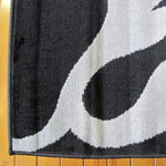 https://www.sarayrugs.com.au/wp-content/uploads/2018/05/Ruby-6223-Black-Corner.jpg