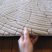 https://www.sarayrugs.com.au/wp-content/uploads/2018/04/Polo-3332-Beige-Thickness.jpg