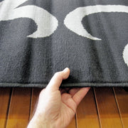 https://www.sarayrugs.com.au/wp-content/uploads/2018/05/Ruby-6223-Black-Thickness.jpg